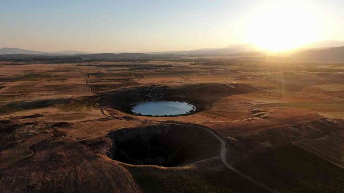 Saklı Göllerde Gün Batımı Görenleri Mest Ediyor