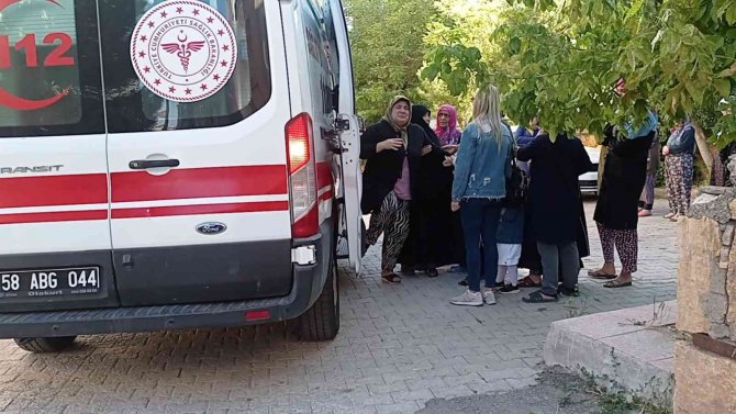 Tamirat İçin Çıktığı Çatıdan Düşen Genç Hayatını Kaybetti