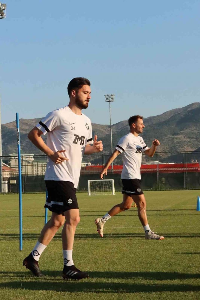 Altay’ın 32 Kişilik Kadroyla Başladığı Afyon Kampı Sürüyor