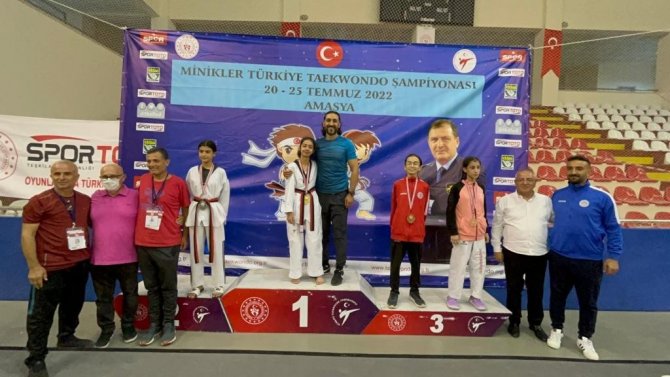 Namağlup Türkiye Şampiyonu Azra’nın Sevinç Gözyaşları