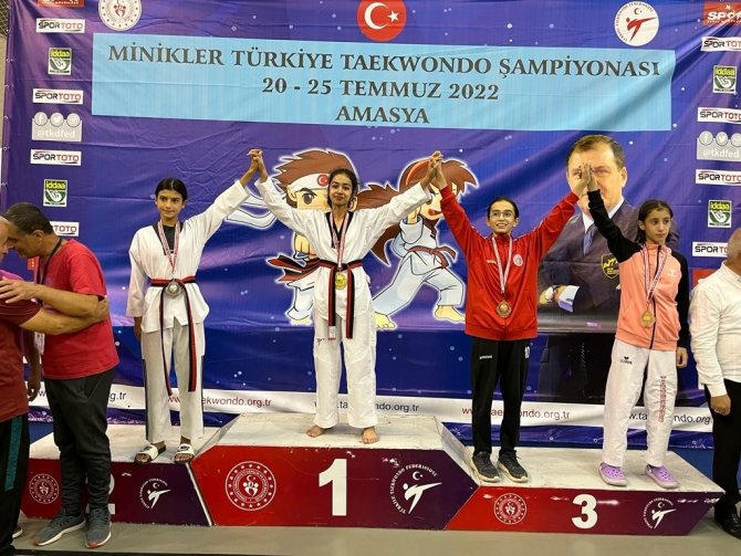 Namağlup Türkiye Şampiyonu Azra’nın Sevinç Gözyaşları