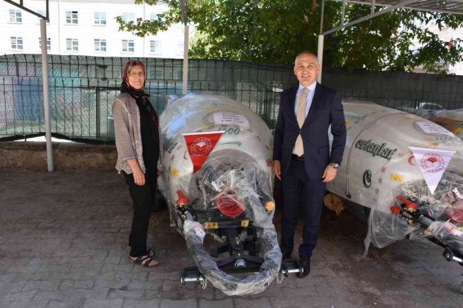 Üreticiler Yüzde 50 Hibe Destekli Tarım Makine Ve Ekipmanlarını Aldı