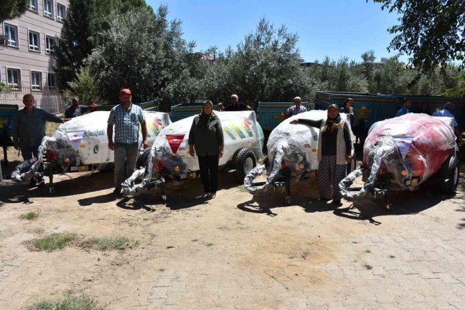 Üreticiler Yüzde 50 Hibe Destekli Tarım Makine Ve Ekipmanlarını Aldı