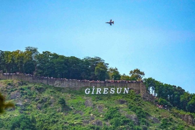 Giresun’da Solotürk Gösterisi Nefes Kesti