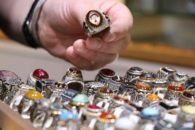 Gurbetçiler Geldi, Tespih Satışları Arttı