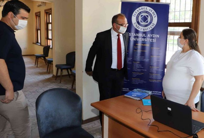 Turgutlu Belediyesi Gençlere Tercih Desteğini Bu Yılda Sürdürecek