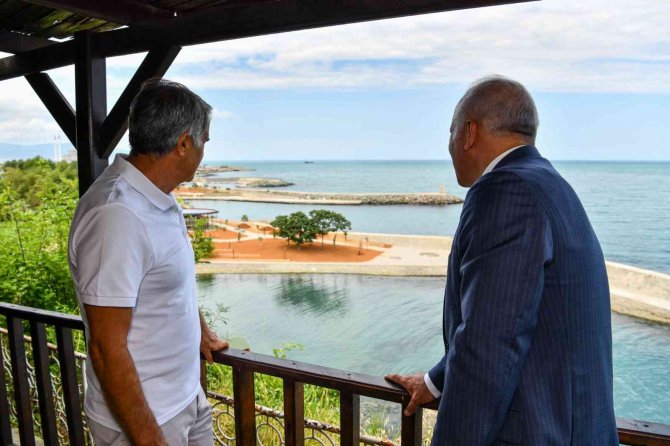 Başkan Zorluoğlu Ve Şenol Güneş Trabzon’u Gezdi