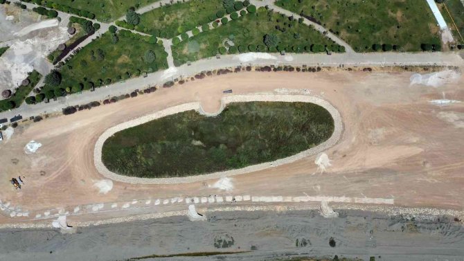 Van Gölü Sahiline Modern Park