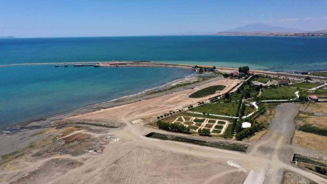 Van Gölü Sahiline Modern Park