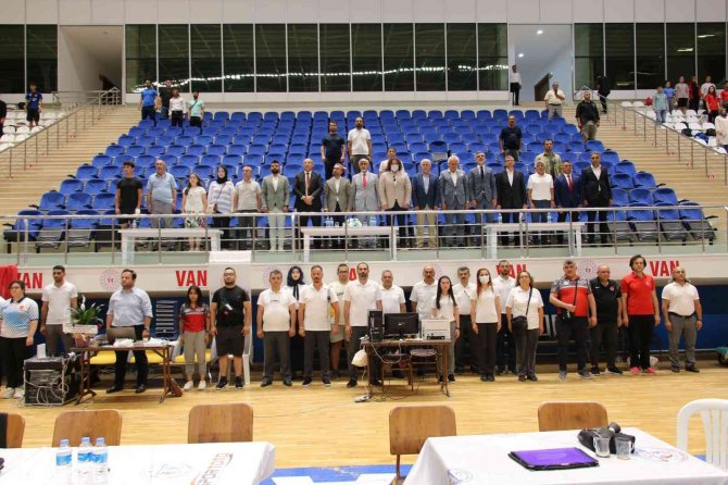 Türkiye Gençler Ve 23 Yaş Altı Halter Şampiyonası Devam Ediyor