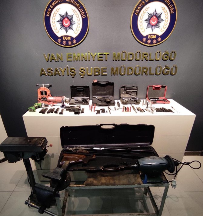 Kurusıkıları Gerçek Tabancaya Dönüştüren Şahıs Yakalandı
