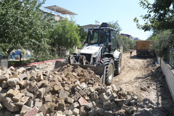 Burhaniye’de Yol Seferberliği