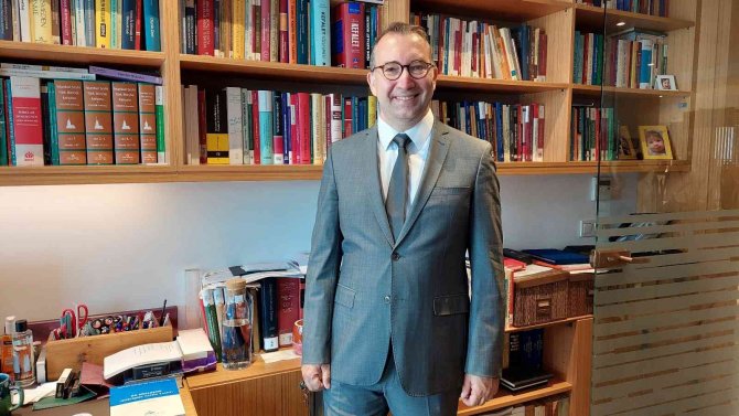 Hukuk Öğrencilerine Yurtdışında Kariyer Fırsatı