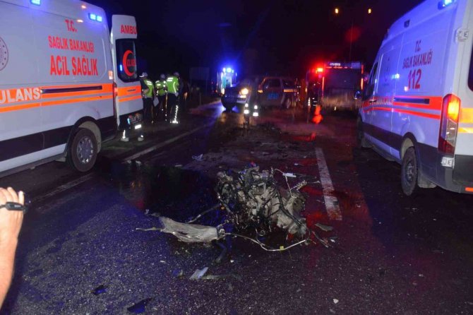 Bilecik’te Çöp Kamyonuyla Çarpışan Aracın Sürücüsü Hayatını Kaybetti, 3 Kişi Yaralandı