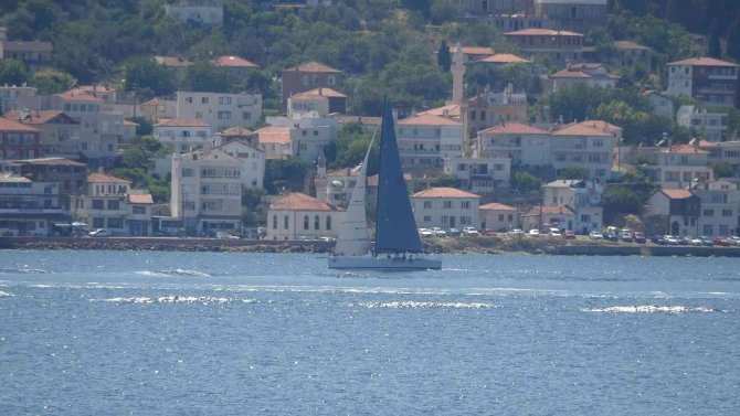 51. Deniz Kuvvetleri Kupası’nda Yarışmacılar Çanakkale Boğazı’ndan Geçiş Yaptı