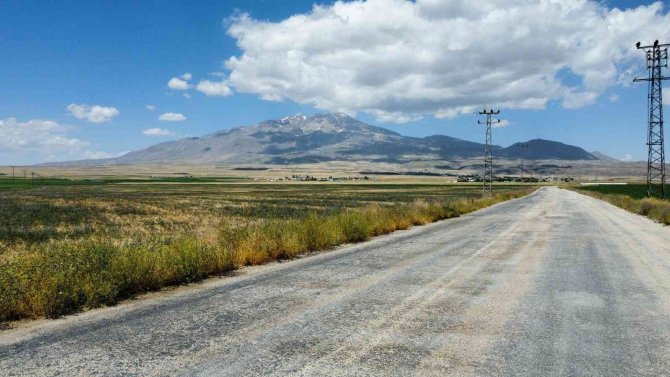 Adilcevaz’da Sulu Tarım