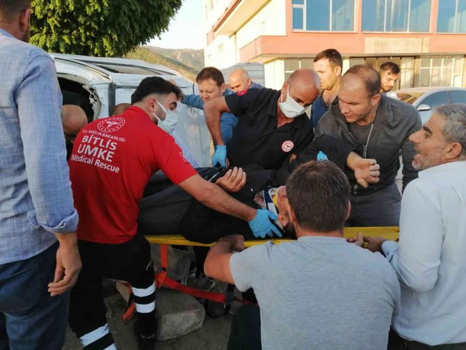 Bitlis’te Trafik Kazası: 4 Yaralı