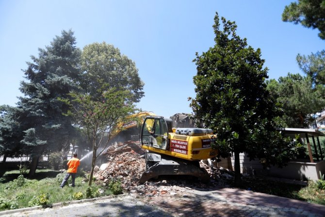 Kaymakamlık Lojmanının Yıkımı Yapıldı