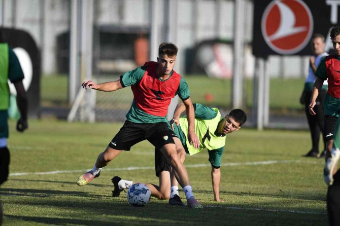 Bursaspor’da Maç Antrenmanı Devam Ediyor