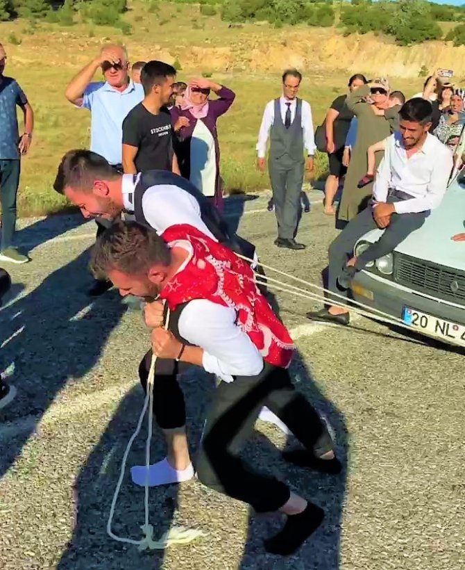 Damat Ve Sağdıcına Eziyet Olsun Diye 1 Tonluk Aracı Çektirdiler