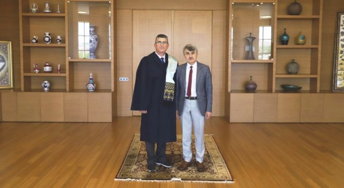 Dpü’de Akademik Yükseltme Töreni