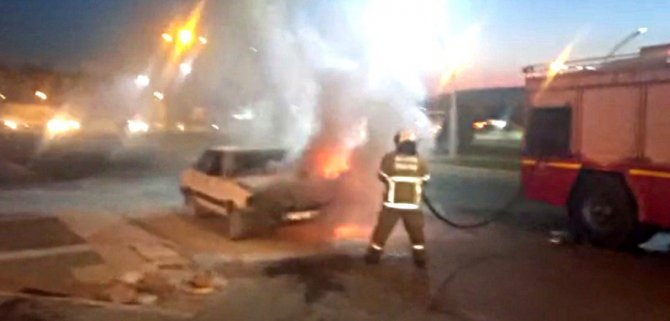 Edremit’te Seyir Halindeki Otomobil Alev Alev Yandı