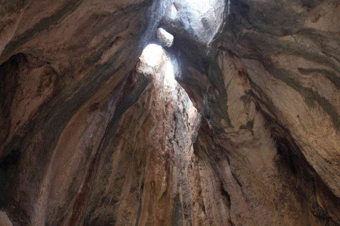 Ölbe Vadisi Ve Deve Mağarası Turizme Kazandırılmayı Bekliyor