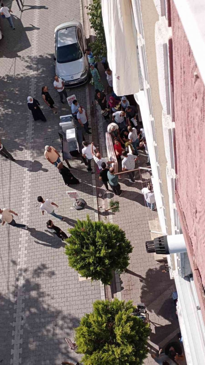 Esenyurt’ta Kız Alıp Verme Nedeniyle İki Aile Arasında Silahlı Kavga: 1’i Ağır 2 Yaralı