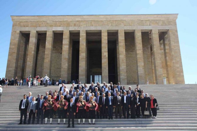Ankaralılar Derneği Anıtkabir’i Ziyaret Etti