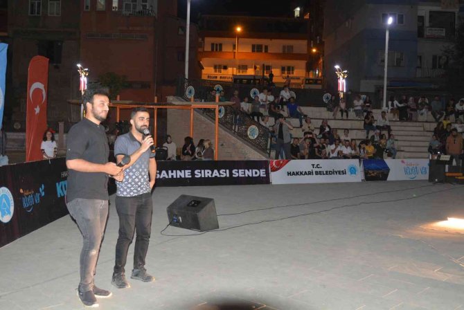 Karaoke Sahnesi Hakkari Gecelerine Renk Kattı