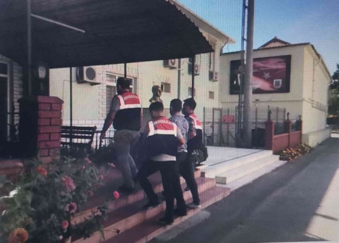 İ̇zmir’de Terör Operasyonu: 2 Deaş Şüphelisi Yakalandı