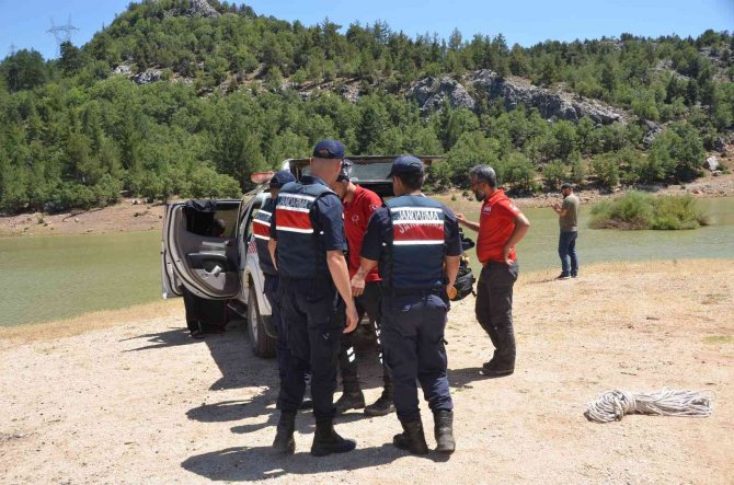 Yaşlı Kadını Arama Çalışmalarına Skorsky Tipi Helikopter De Dâhil Oldu