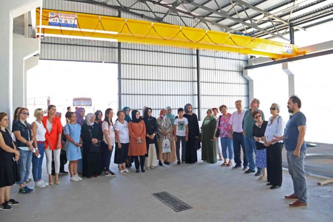 Tıbbi Ve Aromatik Bitki Yetiştiriciliği Projesini Yerinde İncelediler