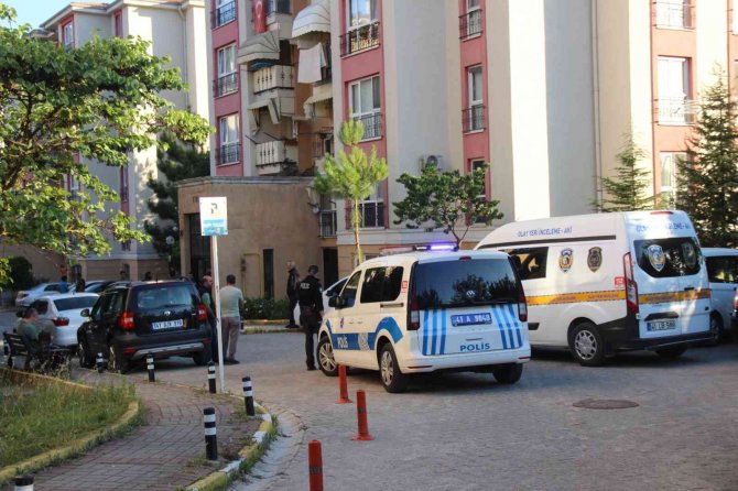 Kocaeli’de 17 Yaşındaki Genç Evde Tabancayla Vurulmuş Halde Bulundu