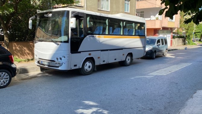 5 Yaşındaki Çocuk Babasının Kullandığı Midibüsün Altında Kaldı
