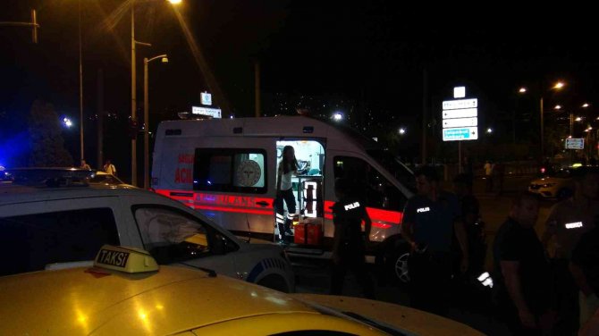 Polis Aracına Cip Çarptı: 2 Polis Memuru Yaralandı