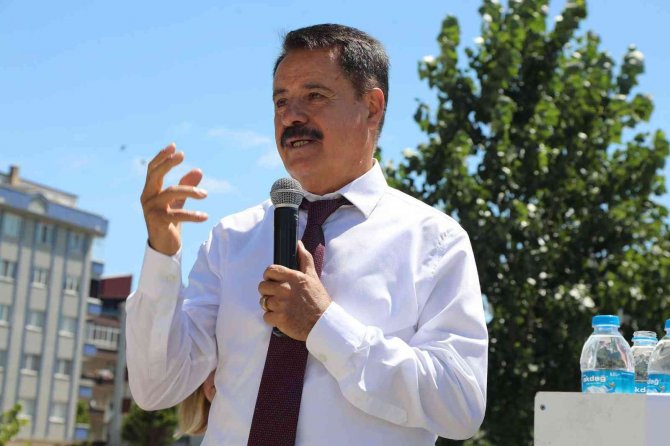 Başkan Deveci’den Kadınlara: “Gücünüzü Birleştirin”