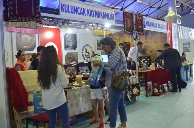 25’inci Kayısı Festivali Fuarına Yoğun İlgi