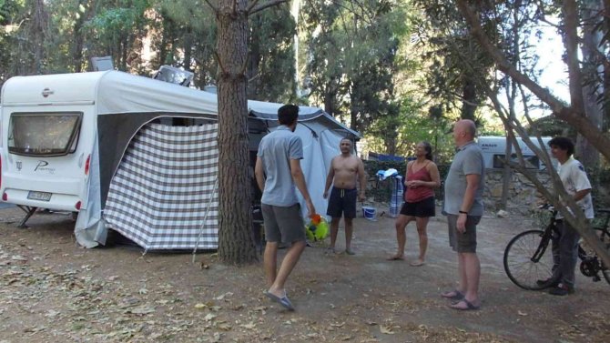 Kuzey Ege’de Bayram Sonrası Da Karavan Ve Çadır Alanlarında Doluluk Yaşanıyor