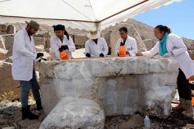 Nemrut Dağı’ndaki Heykellere ‘Nano Kireç’ Dolgusu