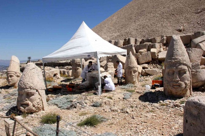 Nemrut Dağı’ndaki Heykellere ‘Nano Kireç’ Dolgusu