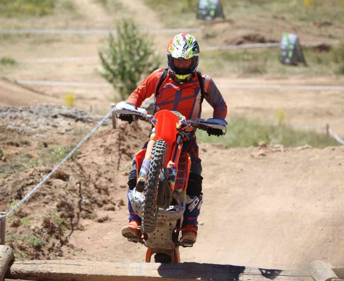 Süper Enduro Festivali Nefesleri Kesti