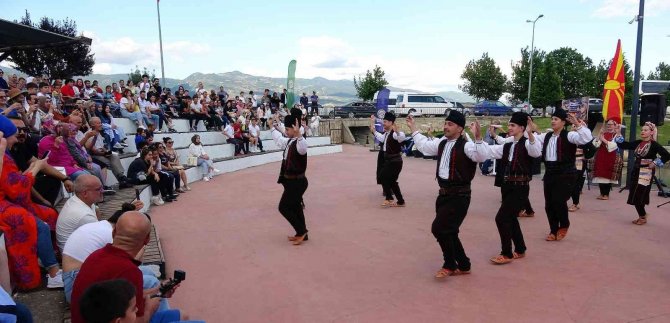 Festivale Halk Oyunları Ekipleri Damgasını Vurdu