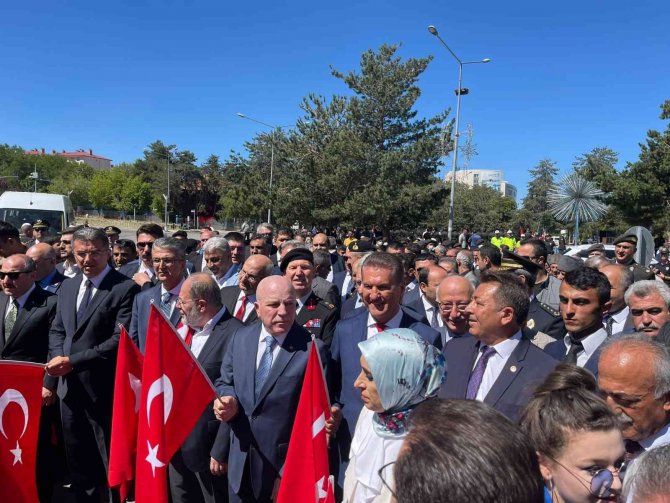 Tdp Genel Başkanı Sarıgül, Erzurum’da Partililerle Bir Araya Geldi