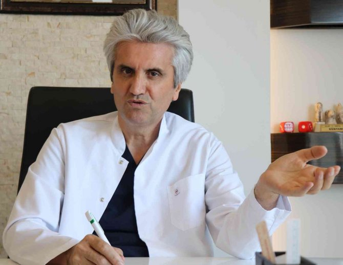 Ünlü Estetik Uzmanı Akbaş: “Photoshoplu Fotoğrafını Gösterip, ‘Hocam Lütfen Beni Buna Benzetin’ Diyenler Var”