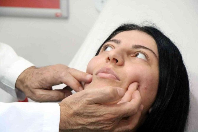 Ünlü Estetik Uzmanı Akbaş: “Photoshoplu Fotoğrafını Gösterip, ‘Hocam Lütfen Beni Buna Benzetin’ Diyenler Var”