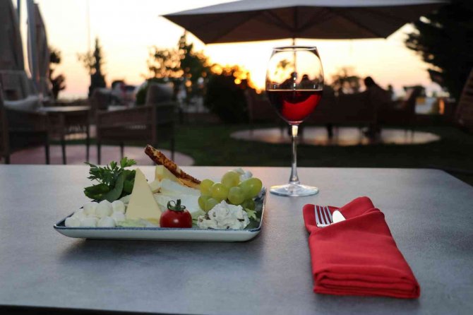 Muhteşem Gün Batımını Hilton’da Seyredin