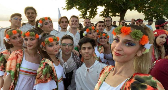 Sahne İ̇zmit Halk Dansları Topluluğu, Zonguldak’ta Beğeni Topladı