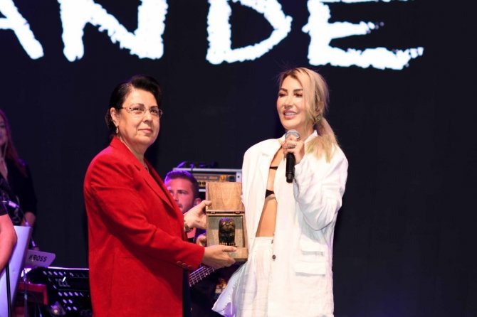 Malatya’da Hande Yener Rüzgarı