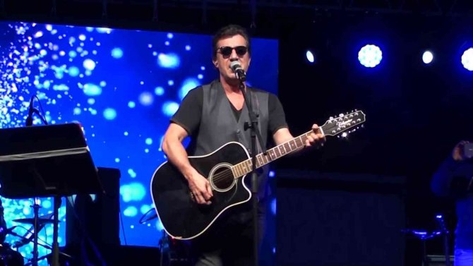 Ayna Grubu Solisti Erhan Güleryüz: “Erol Abiyi Çok Özlüyoruz, Bu Ülkeye Hizmetleri Hiçbir Zaman Unutulmaz”